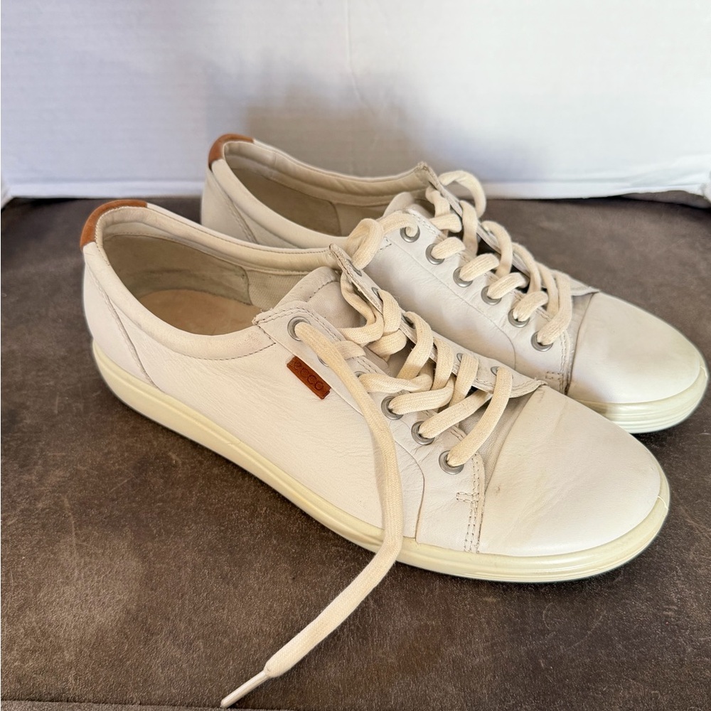 Ecco Soft 7 Leather lace up Cream Casual Sneaker women’s size 9